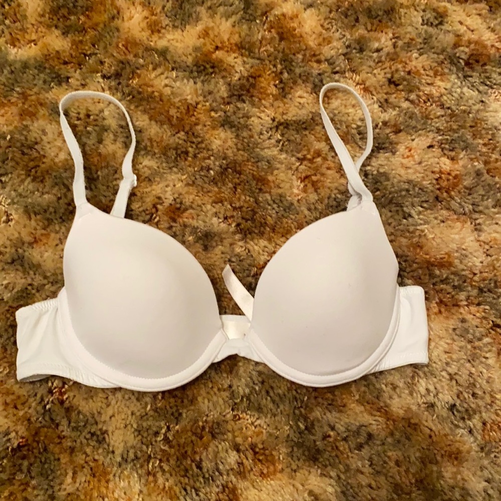 Lightly lined bra